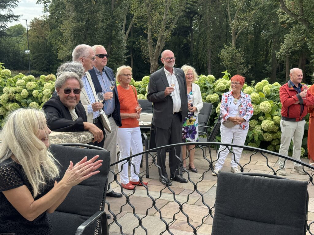 Sommerfest 2026 im Schlosshotel Kommende Ramersdorf (Nachlese) Bild 3 Neues Mitglied